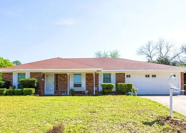 Property at 7324 Vanessa Dr, Fort Worth, TX, 76112, 4 beds, 2 baths, [object Object]