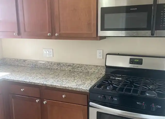Property at 1818 Kalorama Rd NW Unit 33, Washington, DC, 20009, 2 beds, 1 bath, [object Object]