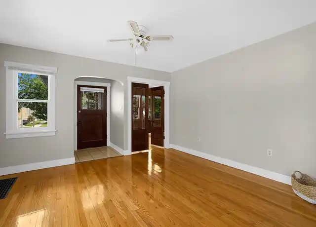 Property at 602 7th St S, La Crosse, WI, 54601, 3 beds, 1 bath, [object Object]