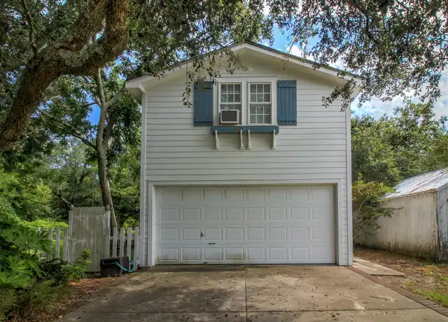 Property at 913 Front St, Beaufort, NC, 28516, 1 bed, 1 bath, [object Object]