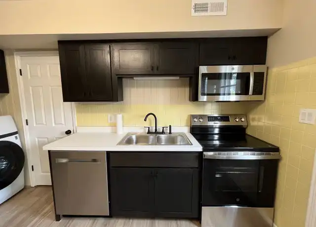 Property at 131 Shenandoah Ave Unit 104, Madison Heights, VA, 24572, 2 beds, 1.5 baths, [object Object]