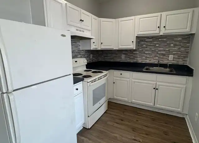 Property at 1057 Main St Unit 11, Bridgeport, CT, 06604, 2 beds, 1 bath, [object Object]