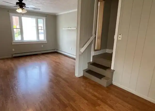 Property at 33 S Spring Garden St, Carlisle, PA, 17013, 3 beds, 1 bath, [object Object]