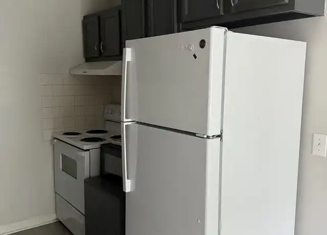 Property at 550 Harding Pl Unit E102, Nashville, TN, 37211, 1 bed, 1 bath, [object Object]