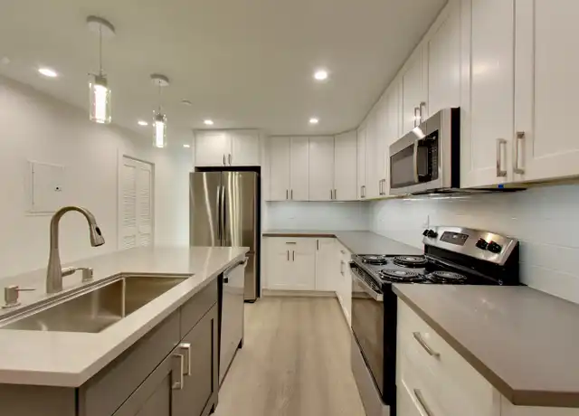 Property at 1555 Oak St Apt A, San Francisco, CA, 94117, 3 beds, 2 baths, [object Object]