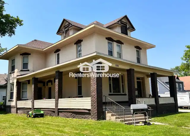Property at 1326 E 9th St, Des Moines, IA, 50316, 1 bed, 1 bath, [object Object]