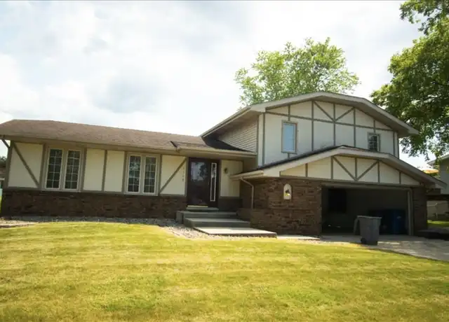 Property at 1115 Sioux Dr, Crown Point, IN, 46307, 3 beds, 2.5 baths, [object Object]