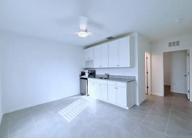 Property at 15393 SW 34th Court Rd, Ocala, FL, 34473, 1 bed, 1 bath, [object Object]