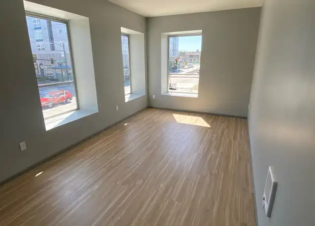 Property at 2826 Rucker Ave Unit 2, Everett, WA, 98201, 2 beds, 1 bath, [object Object]