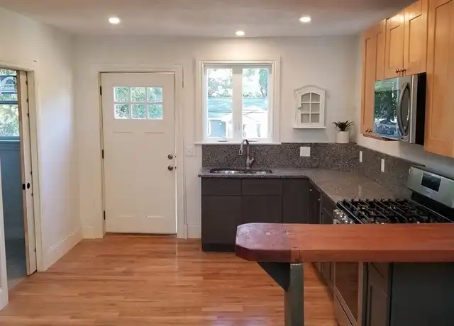 Property at 52 Nantasket Ave Unit B, Hull, MA, 02045, 3 beds, 2 baths, [object Object]