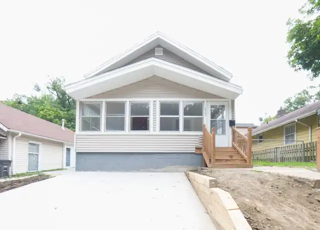 Property at 1503 33rd St, Des Moines, IA, 50311, 2 beds, 1 bath, [object Object]