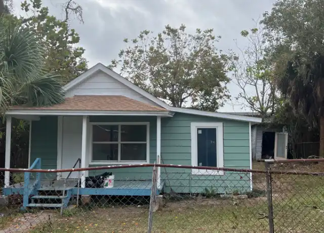 Property at 2515 W Mallory St, Pensacola, FL, 32505, 2 beds, 1 bath, [object Object]