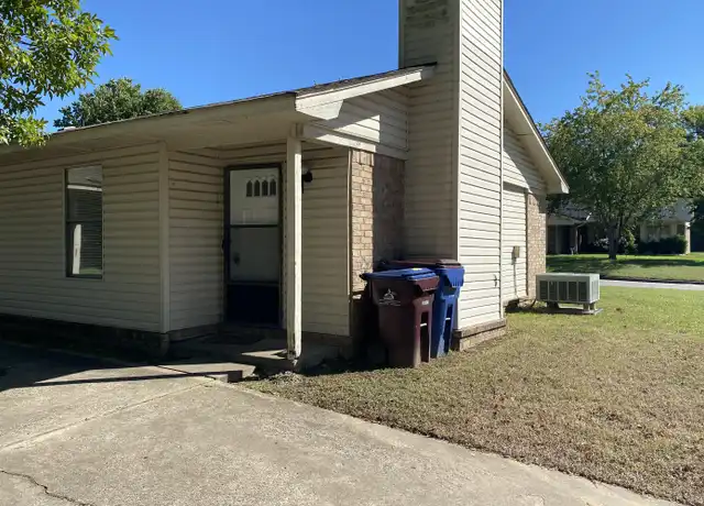 Property at 8619 S 32nd Ter, Fort Smith, AR, 72908, 2 beds, 1 bath, [object Object]