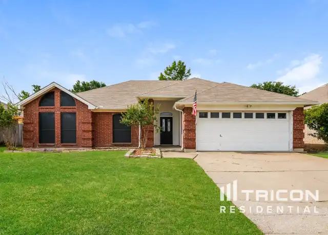 Property at 810 Fondren Dr, Arlington, TX, 76001, 3 beds, 2 baths, [object Object]