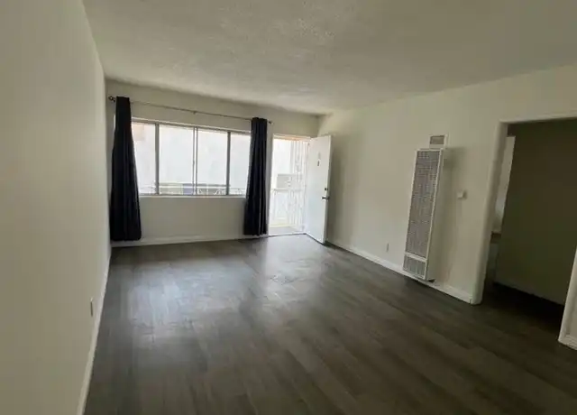 Property at 530 Venice Way Unit 10, Inglewood, CA, 90302, 2 beds, 1 bath, [object Object]