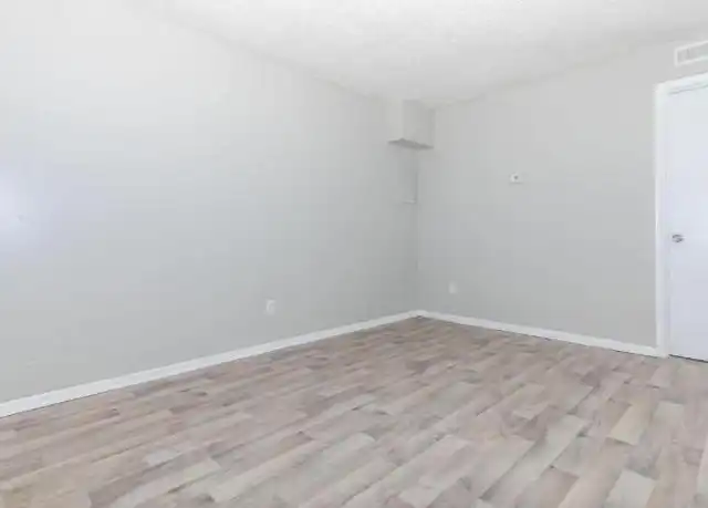 Property at 101 North Blvd, Edmond, OK, 73034, 1 bed, 1 bath, [object Object]