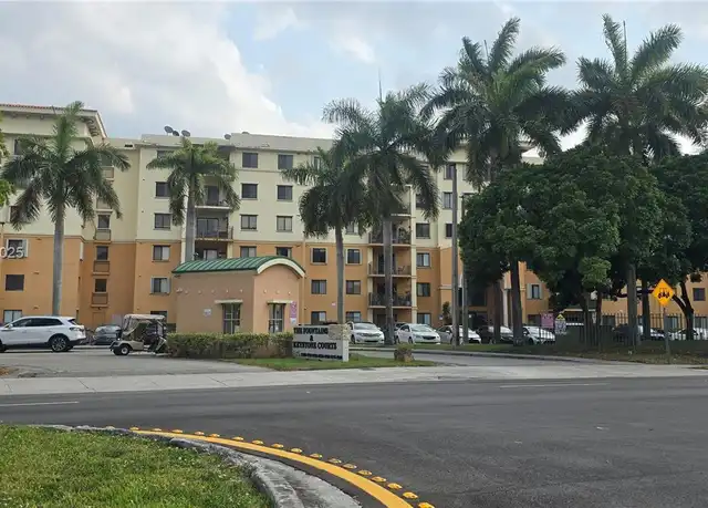 Property at 9300 Fontainebleau Blvd Unit E406, Miami, FL, 33172, 3 beds, 2 baths, [object Object]