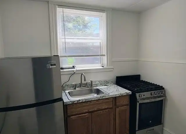 Property at 50 Common St Unit 4, Providence, RI, 02908, 1 bed, 1 bath, [object Object]