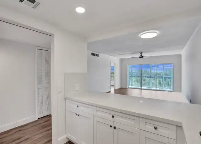 Property at 3000 N Palm Aire Dr #607, Pompano Beach, FL, 33069, 3 beds, 2 baths, [object Object]