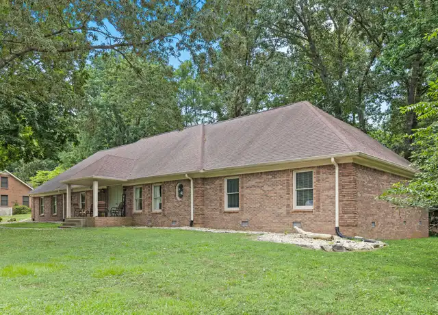 Property at 910 Ridgewood Dr, Clarksville, TN, 37043, 5 beds, 2 baths, [object Object]