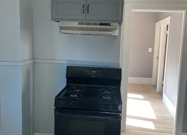 Property at 128 Purchase St Unit 2, New Bedford, MA, 02740, 3 beds, 1 bath, [object Object]