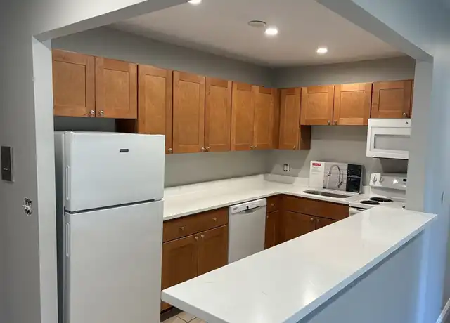 Property at 445 Pleasant St Unit 32, Weymouth, MA, 02190, 1 bed, 1 bath, [object Object]