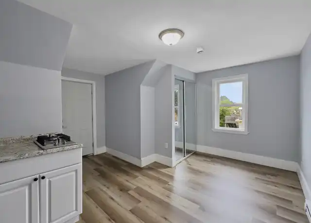 Property at 8 Green St Unit 7, Lawrence, MA, 01841, 1 bed, 1 bath, [object Object]