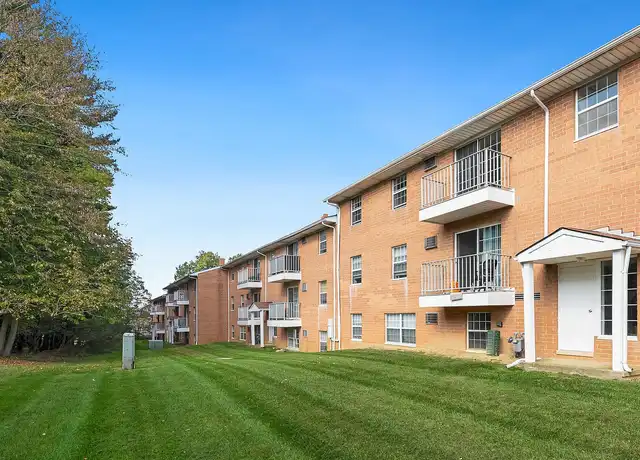 Property at 14010 Pine Forest Dr, North Royalton, OH, 44133, 1 bed, 1 bath, [object Object]