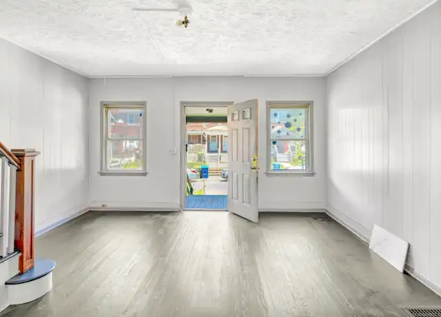 Property at 84 Ives St, Waterbury, CT, 06704, 3 beds, 1 bath, [object Object]