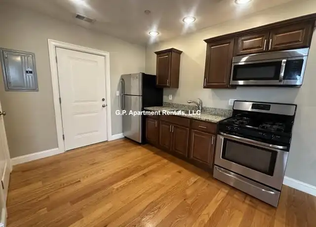 Property at 80 Main St, Everett, MA, 02149, 1 bed, 1 bath, [object Object]