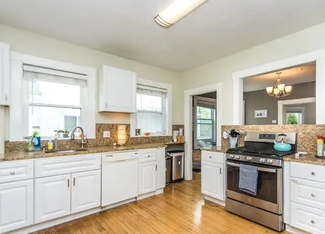 Property at 116 Taylor St Unit 1, Waltham, MA, 02453, 2 beds, 1 bath, [object Object]