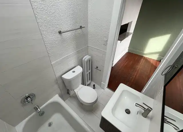 Property at 421 Broadway Blvd SE Unit 5, Albuquerque, NM, 87102, 1 bed, 1 bath, [object Object]