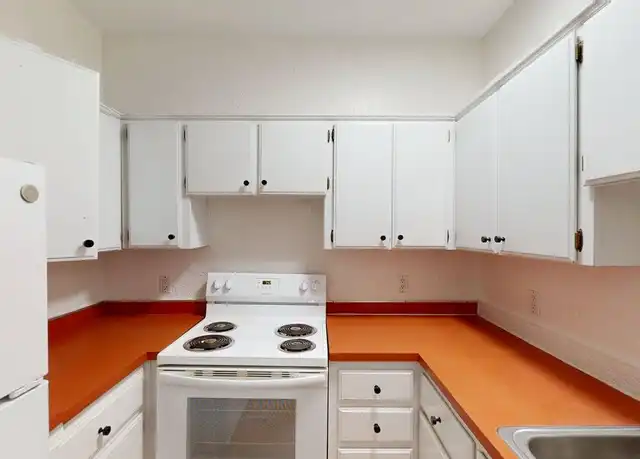 Property at 421 Broadway Blvd SE Unit 9, Albuquerque, NM, 87102, 1 bed, 1 bath, [object Object]