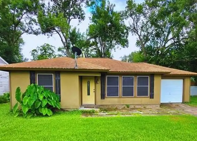 Property at 1008 Southampton St, Angleton, TX, 77515, 3 beds, 2 baths, [object Object]