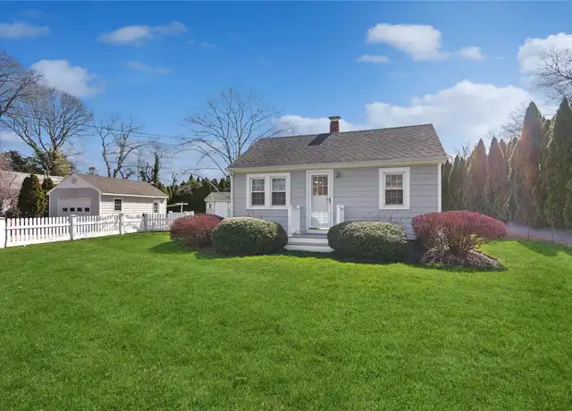 Property at 3 Washington Ave, Hampton Bays, NY, 11946, 2 beds, 1 bath, [object Object]