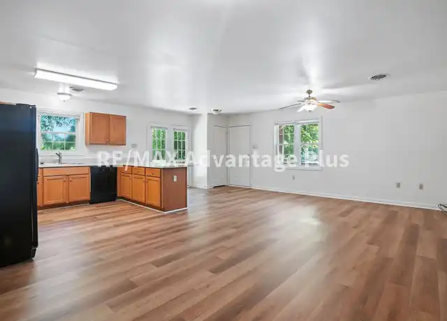 Property at 809 Griffin Blvd Unit B, Farmville, VA, 23901, 3 beds, 2 baths, [object Object]
