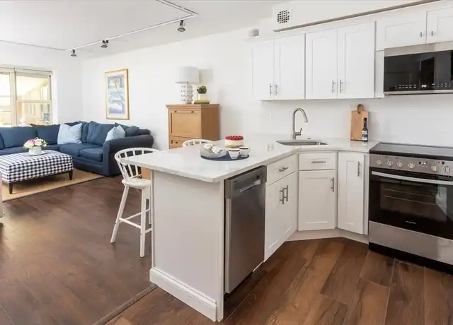 Property at 145 Pinckney St #102, Boston, MA, 02114, 1 bed, 1 bath, [object Object]
