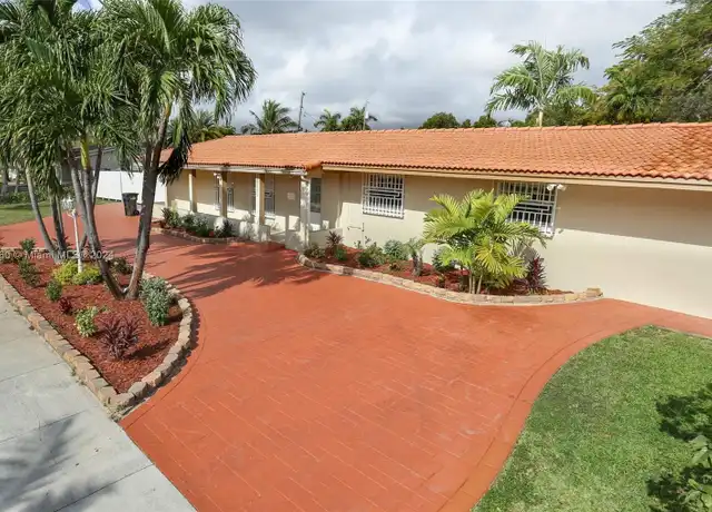 Property at 8861 N Kendall Dr, Miami, FL, 33176, 4 beds, 3 baths, [object Object]