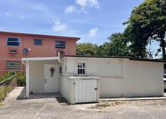 Property at 1726 NW 19th St Unit Rear, Miami, FL, 33125, 1 bed, 1 bath, [object Object]