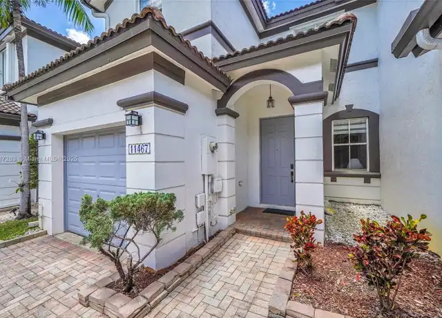 Property at 11467 NW 76th St #11467, Medley, FL, 33178, 3 beds, 2.5 baths, [object Object]