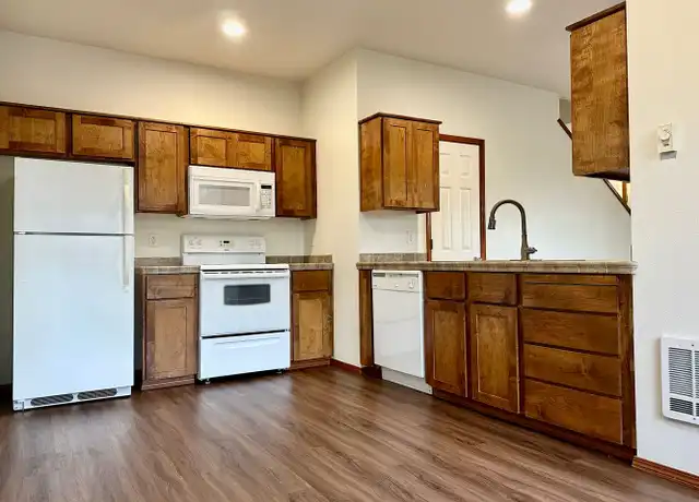 Property at 532 SW Nevada St Unit 536, Portland, OR, 97219, 2 beds, 1.5 baths, [object Object]