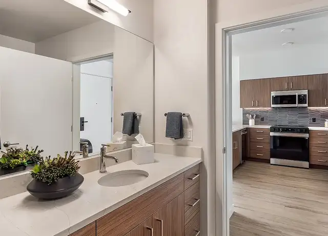 Photo of 16135 NE 85th St, Redmond, WA 98052