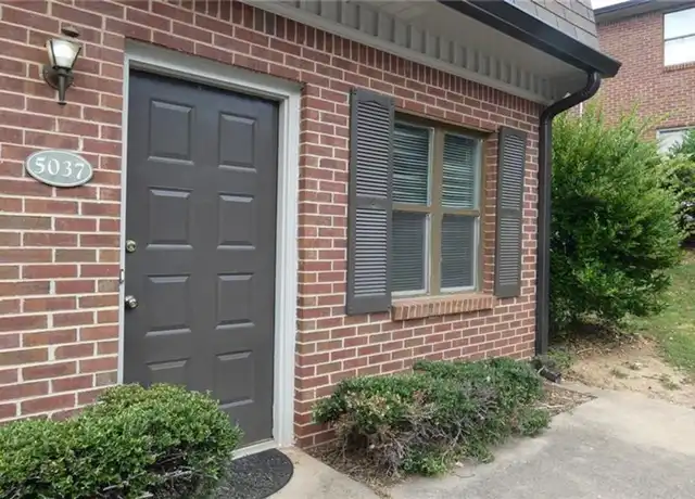 Property at 5037 Top Cat Ct, Sugar Hill, GA, 30518, 2 beds, 1.5 baths, [object Object]