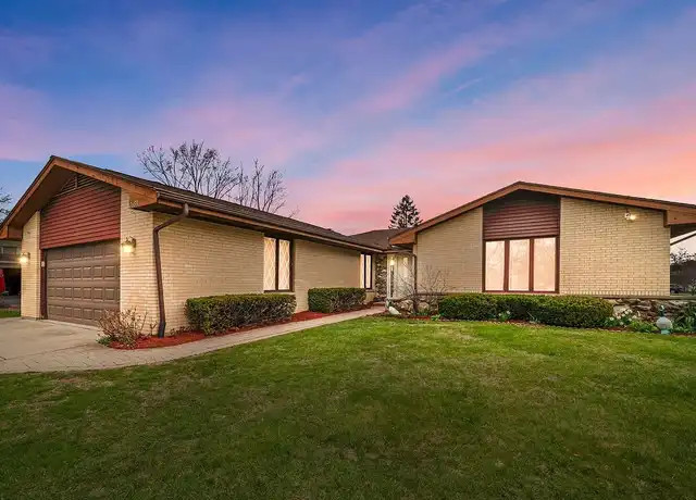 Property at 2653 N Bradford Dr, Arlington Heights, IL, 60004, 3 beds, 3 baths, [object Object]