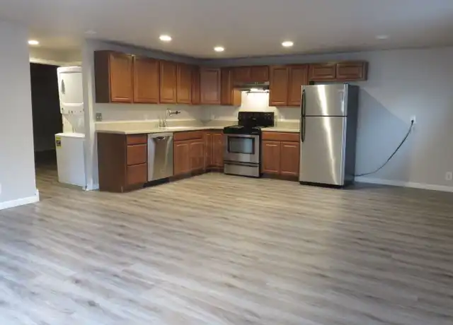 Property at 15301 Portland Ave SW Unit B, Lakewood, WA, 98498, 2 beds, 1 bath, [object Object]
