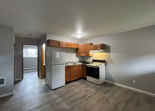 Property at 15151 SE Stark St Unit 10, Portland, OR, 97233, 1 bed, 1 bath, [object Object]