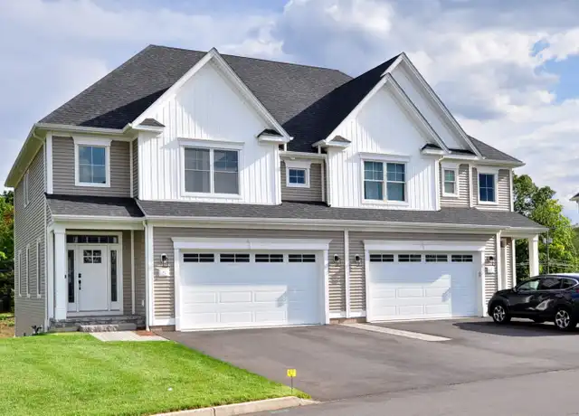 Property at 5 Oakwood Cir #5, Plainville, CT, 06062, 3 beds, 2.5 baths, [object Object]