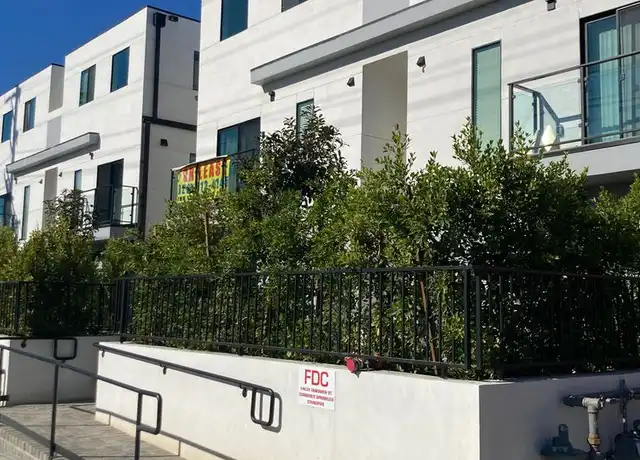 Property at 14645 Vanowen St, Van Nuys, CA, 91405, 2 beds, 2 baths, [object Object]