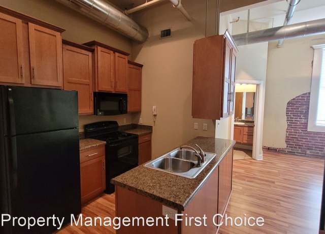 Photo of 821 Garrison Ave Unit 3, Fort Smith, AR 72901