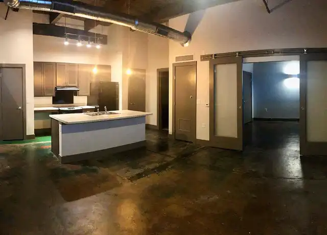 Property at 2219 Lofts - 2219 South Ave, La Crosse, WI, 54601, 1 bed, 1 bath, [object Object]